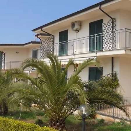 Apartment In Con Piscina A *