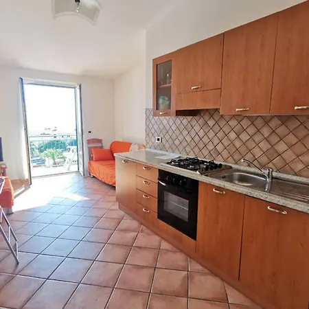 Apartment In Con Piscina A *