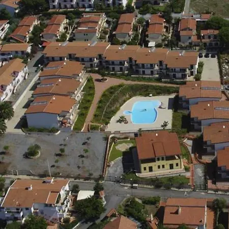 Apartment In Con Piscina A